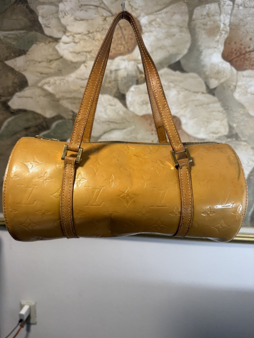 Louis Vuitton Monogram Vernis Papillon - Picture 7 of 16